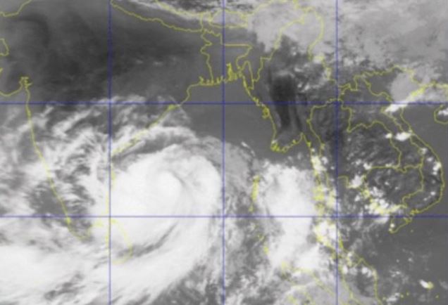 মোংলা ও পায়রা বন্দরে ৭, চট্টগ্রামে ৬ নম্বর বিপদ সংকেত