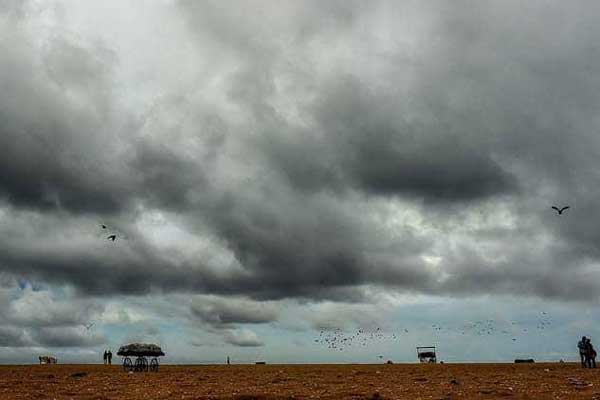 কলকাতায় ফণীর তাণ্ডবের আশঙ্কায় স্কুল ছুটি ঘোষণা