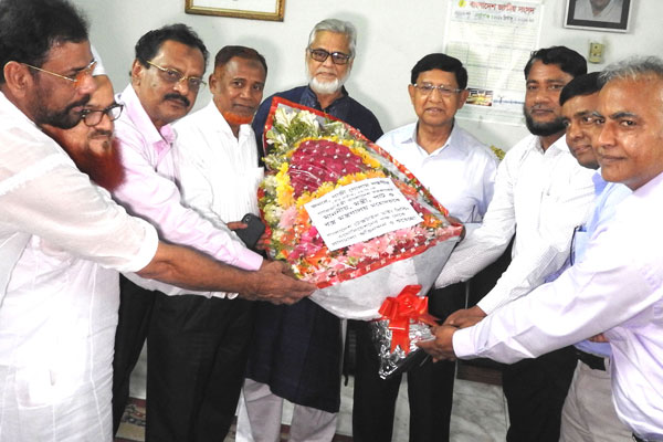 চোরাই পথে বস্ত্র আমদানি বন্ধ করতে হবে: বস্ত্রমন্ত্রী 

