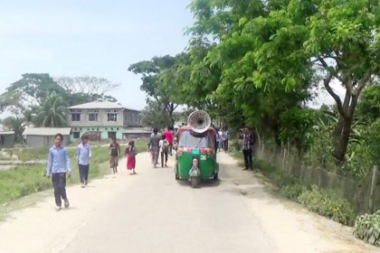 লক্ষ্মীপুরে ঘূর্ণিঝড় ‘ফণী’র সতর্কতায় চলছে মাইকিং 

