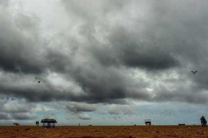 কলকাতায় ফণীর তাণ্ডবের আশঙ্কায় স্কুল ছুটি ঘোষণা