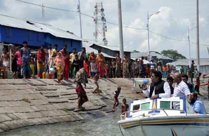 বহুতল ভবনের ছাদ থেকে ঝূঁকিপূর্ণ মালামাল সরিয়ে ফেলার আহ্বান মেয়র সাদিকের