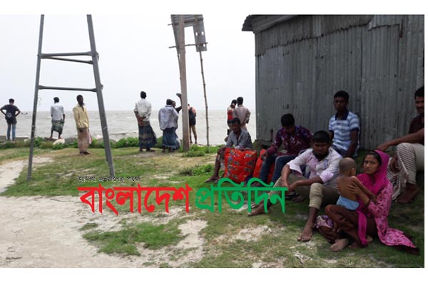 ‘ফণী’ আতঙ্কে লক্ষ্মীপুর উপকূলবাসী, ঝুঁকিতে ৫০ হাজার মানুষ 