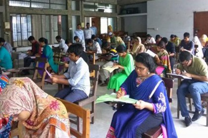 তুচ্ছ ঘটনায় বিসিএস দেওয়া হলো না ঢাবি ছাত্রের, ভিপি নুরের প্রতিবাদ