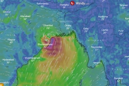 ঘূর্ণিঝড় ফণী সন্ধ্যায় কলকাতায় আছড়ে পড়ার আশঙ্কা