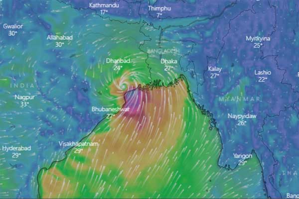 বাংলাদেশের সীমানা থেকে ২০০ কিলোমিটার দূরে 'ফণী'