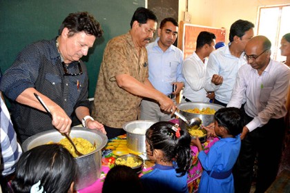লামায় স্কুল মিল প্রোগ্রামের উদ্বোধন