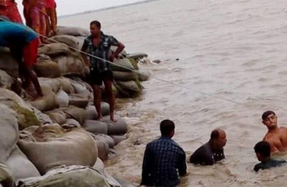 ফণীর প্রভাবে ঝড়-বৃষ্টি, খুলনায় বাঁধে ভাঙন