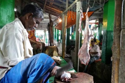 ফণীর প্রভাবে নাটোরে সবজিসহ মাছ-মাংসের আকাল