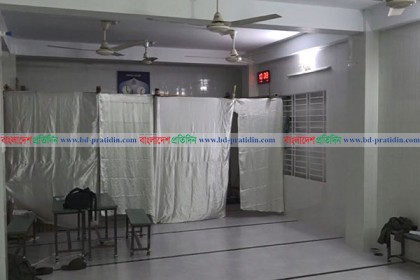 ময়মনসিংহ সিটি নির্বাচন; নামাজ ঘরে মহিলা ভোট কেন্দ্র!