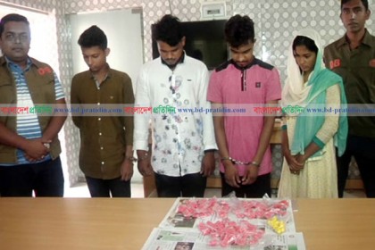 কুমিল্লায় নারীসহ ৪ জনের পেটে ৬,৬০০ পিস ইয়াবা