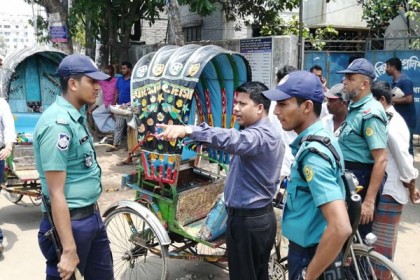 চট্টগ্রামে ৩৬ ব্যাটারি জব্দ

