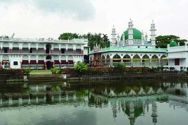 বাংলাদেশে সোমবার থেকে রোজা পালন করবেন তারা