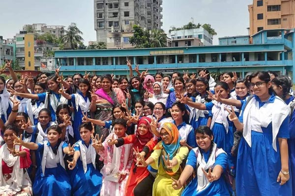 কুমিল্লায় বেড়েছে পাসের হার ও জিপিএ-৫, এগিয়ে ছেলেরা