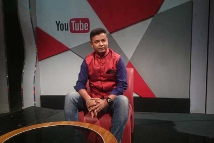 আজ ইকবাল খন্দকারের 'গানালাপ ডটকম'