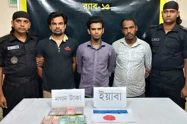জিপে ইয়াবা পাচারকালে আটক ৩