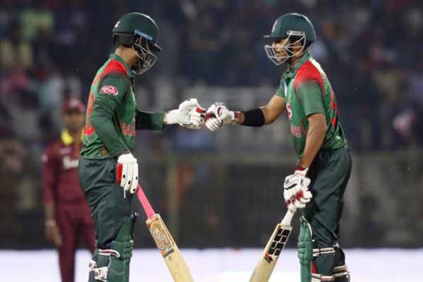 তামিম-সৌম্যের ব্যাটে দুর্দান্ত শুরু টাইগারদের