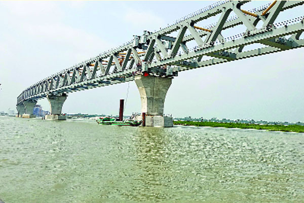 পদ্মা সেতুর ১ হাজার ৮০০ মিটার দৃশ্যমান
