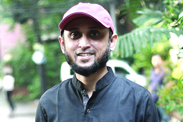কেন আটকে আছে ফারুকীর ছবি