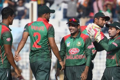 টসে হেরে ফিল্ডিংয়ে টাইগাররা, নেই লিটন-রুবেল