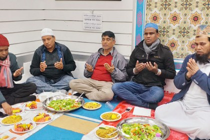 রোমে ঢালী আবাসিক হোটেলের উদ্যোগে ইফতার