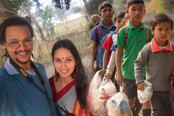 স্কুলের বেতন প্লাস্টিকের ব্যাগ ও প্যাকেট!
