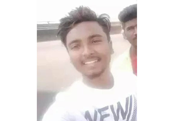 শিবচরে স্কুলছাত্রীকে 'দলবেঁধে ধর্ষণ'

