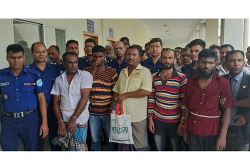 সেই নার্সকে মায়ের কবরের পাশে দাফন