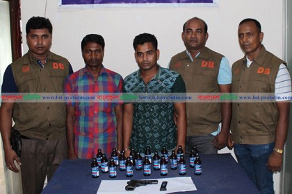 ঝিনাইদহে অস্ত্র-মাদকসহ আটক ২