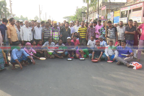 খুলনায় টানা ৫ম দিন ধর্মঘটে রাষ্ট্রায়ত্ত পাটকল শ্রমিকরা
