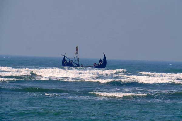 ২০ মে থেকে বঙ্গোপসাগরে মাছ ধরা নিষিদ্ধ