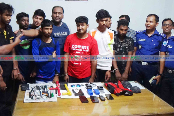 অবৈধ অস্ত্রসহ ৪ ভারতীয় ও ২ বাংলাদেশি সন্ত্রাসী গ্রেফতার