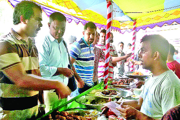 রংপুরে প্রতিদিন বিক্রি প্রায় ২৫ লাখ টাকার ইফতারি