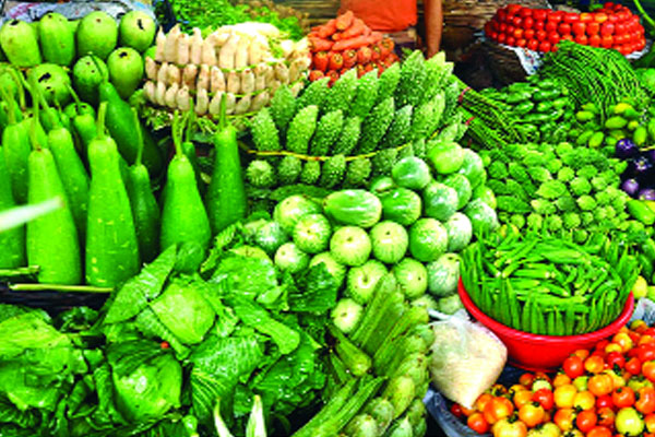 সব পণ্যের দামই চড়া