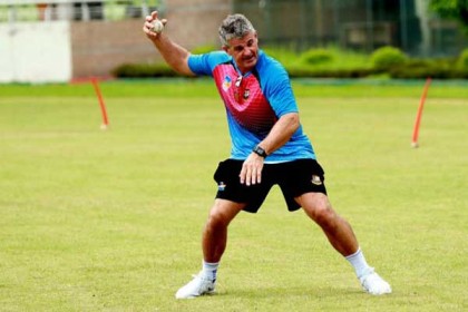 আয়ারল্যান্ডের আবহাওয়া নিয়ে হতাশ টাইগার কোচ