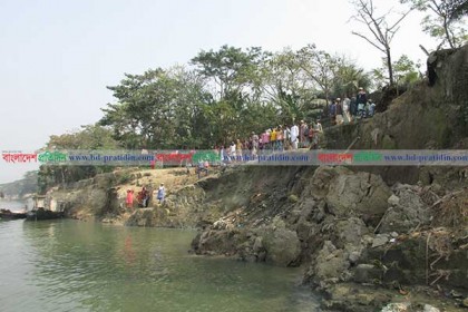 কালনী-কুশিয়ারা নদী ভাঙনে বিলীন হচ্ছে জনপদ
