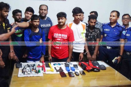অবৈধ অস্ত্রসহ ৪ ভারতীয় ও ২ বাংলাদেশি সন্ত্রাসী গ্রেফতার