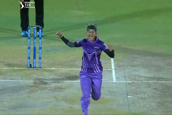 জাহানারার দখলে ‘বল অব দ্য উইমেন্স আইপিএল’ (ভিডিও)