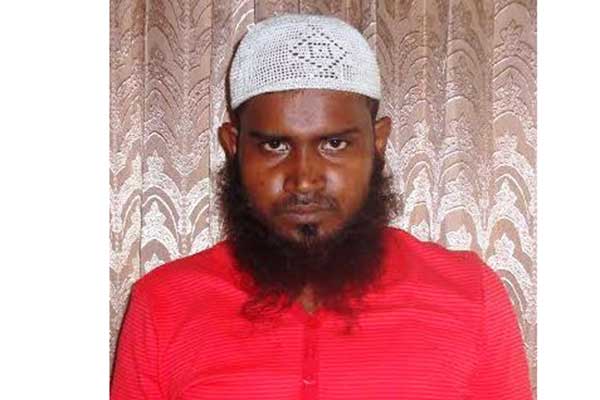 সততার নজির গড়লেন মোটর মেকানিক, ফিরিয়ে দিলেন ৭৩ হাজার টাকা