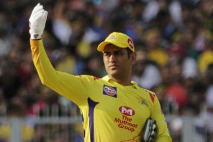আইপিএল ফাইনালে নতুন নজির গড়লেন ধোনি