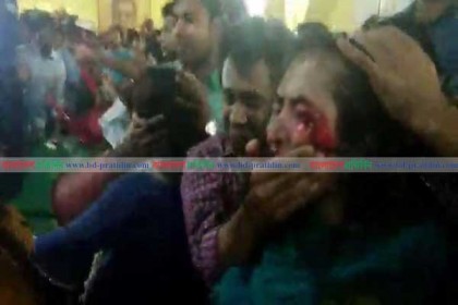 'বিতর্কিতদের' ছাত্রলীগের কমিটিতে রাখা নিয়ে বিক্ষোভ, মেয়েদের উপর হামলা