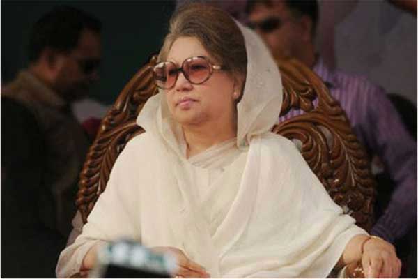'নিয়মিত রোজা রাখছেন খালেদা'
