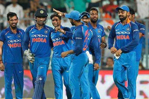 বিশ্বকাপের আগে দুই ক্রিকেটারকে নিয়ে চিন্তিত কোহলি!