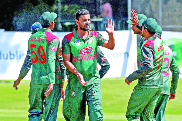 দারুণ বোলিং টাইগারদের