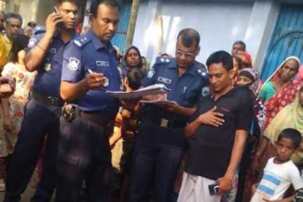 নাটোরে ঘরে মায়ের লাশ, পুকুরে শিশুর