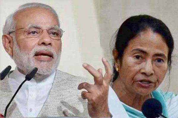তিনি পাকিস্তানের প্রধানমন্ত্রীকে মানেন, মমতাকে মোদির তুলোধোনা
