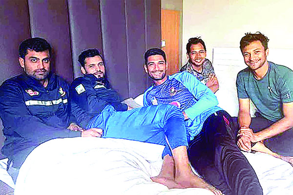 ক্রিকেটারদের সঙ্গে কথা বললেন প্রধানমন্ত্রী