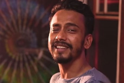 সঞ্জয়ের কণ্ঠে 'আকালি ঝুম ঝুম করে' (ভিডিও)