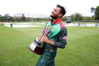 "এই ছবির কোনো ক্যাপশন লাগে না"
