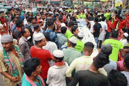 সিলেটে দুই টাকার ১১ পদের ইফতার, অসহায় মানুষের মুখে হাসি